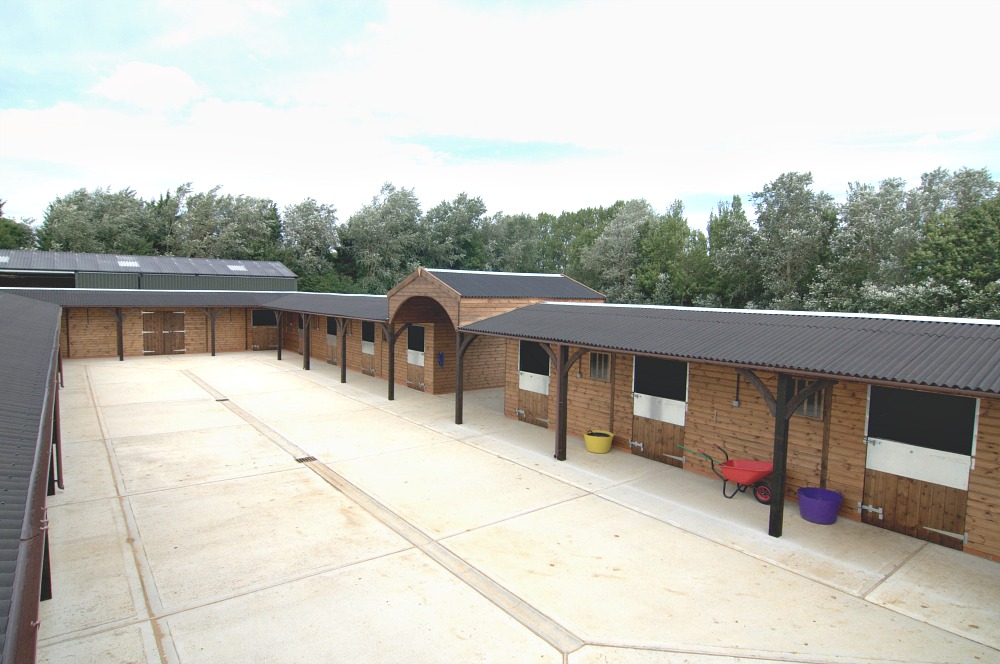 commercial sized stable yard